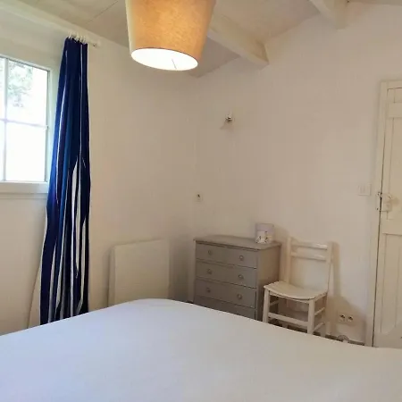 Maison De Charme Avec Jardin Clos, A 500 M Du Centre Et 1800 M De La - 4 Couchages - Fr-1-224b-60 Holiday home Noirmoutier-en-l'Ile