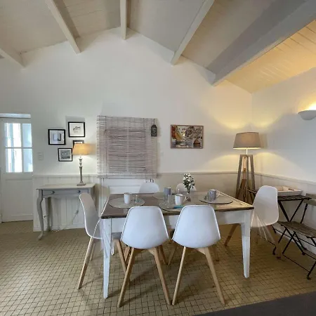 Maison De Charme Avec Jardin Clos, A 500 M Du Centre Et 1800 M De La - 4 Couchages - Fr-1-224b-60 Noirmoutier-en-l'Ile