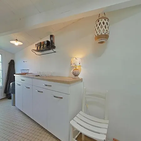 Holiday home Maison De Charme Avec Jardin Clos, A 500 M Du Centre Et 1800 M De La - 4 Couchages - Fr-1-224b-60